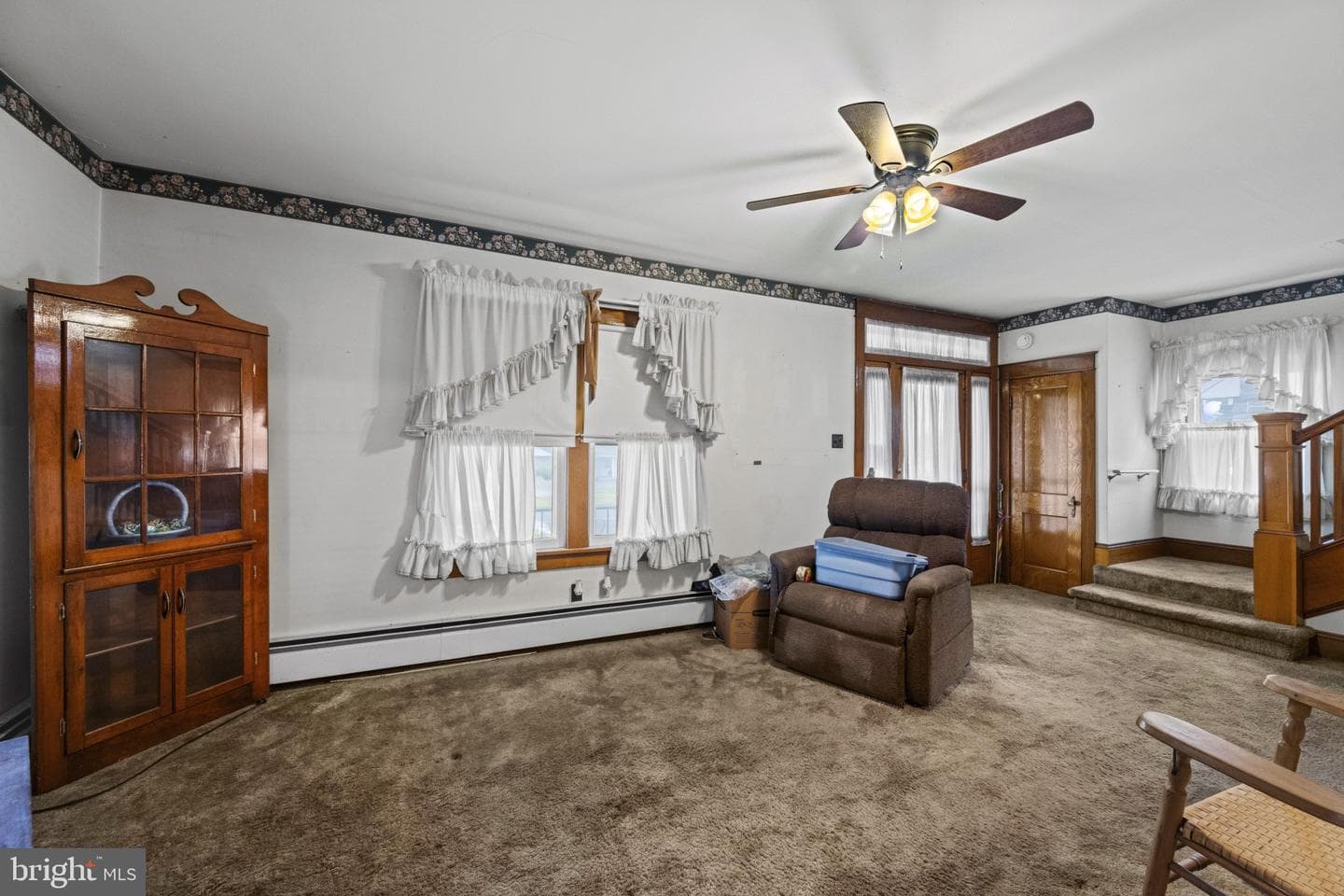 549 E King Street photo 3