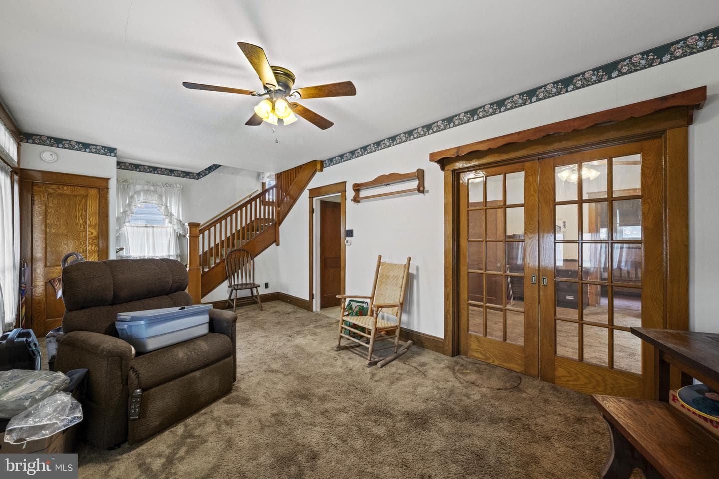 549 E King Street photo 4