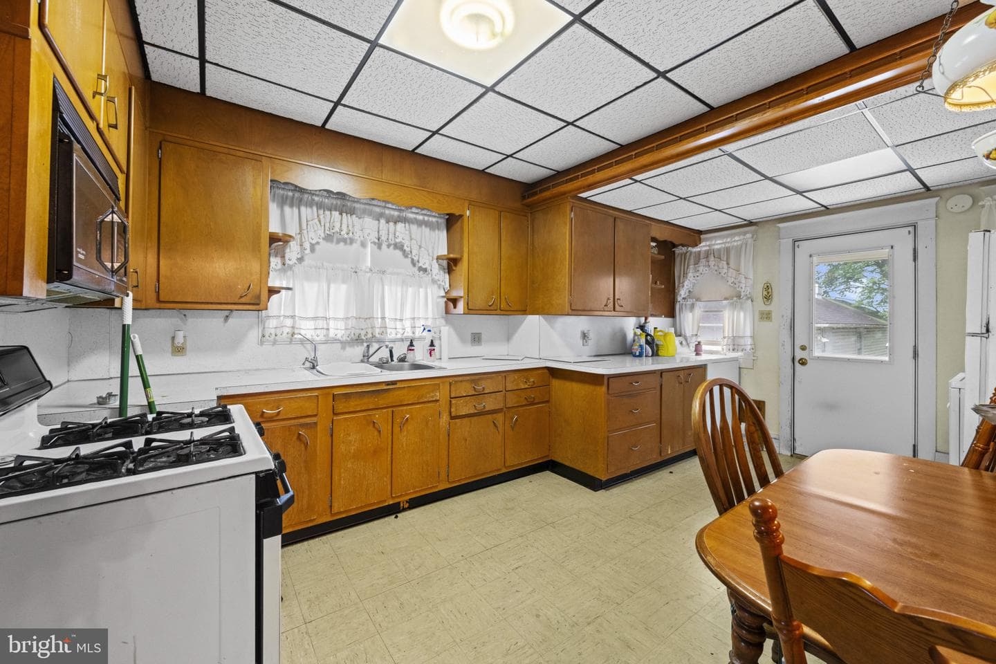 549 E King Street photo 6