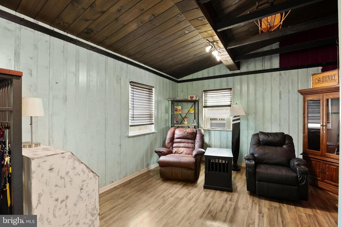 129 W King Street photo 24