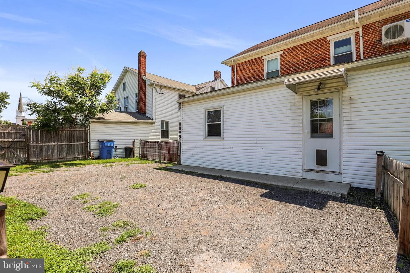 129 W King Street photo 36