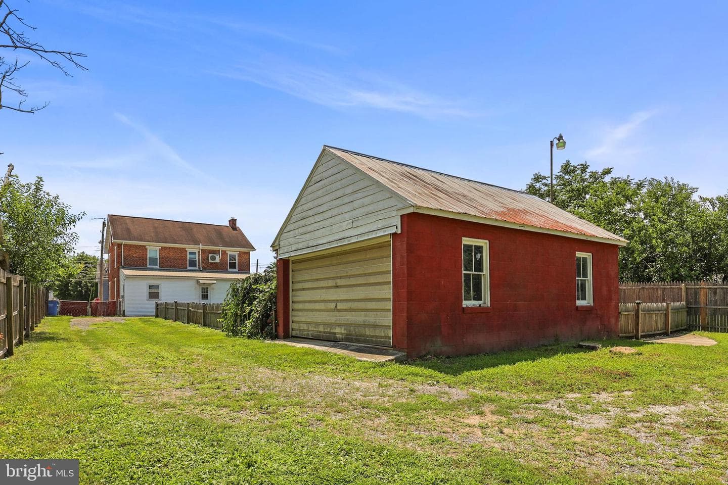 129 W King Street photo 38