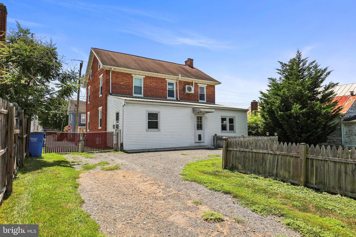 129 W King Street photo 51