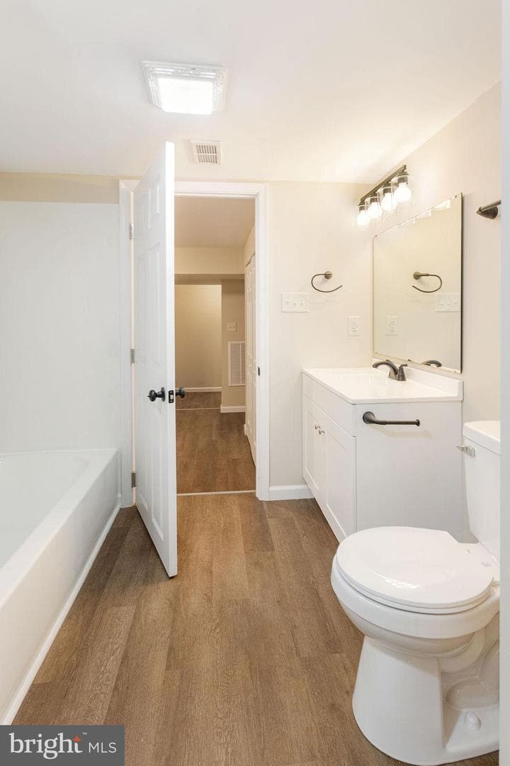 2325 York Road photo 14