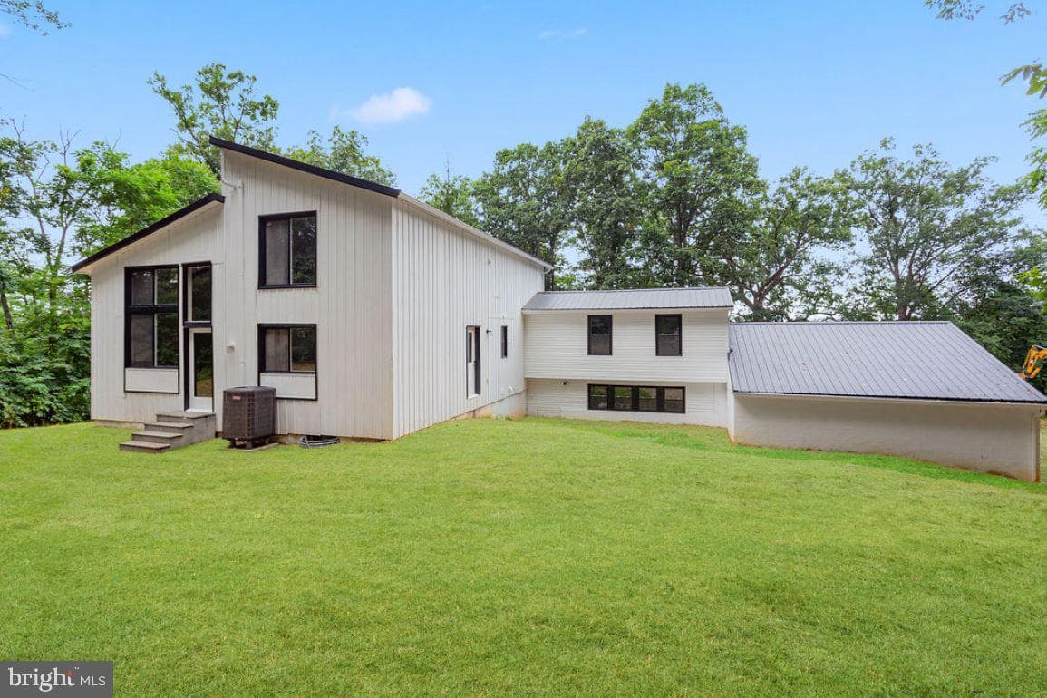 2325 York Road photo 3