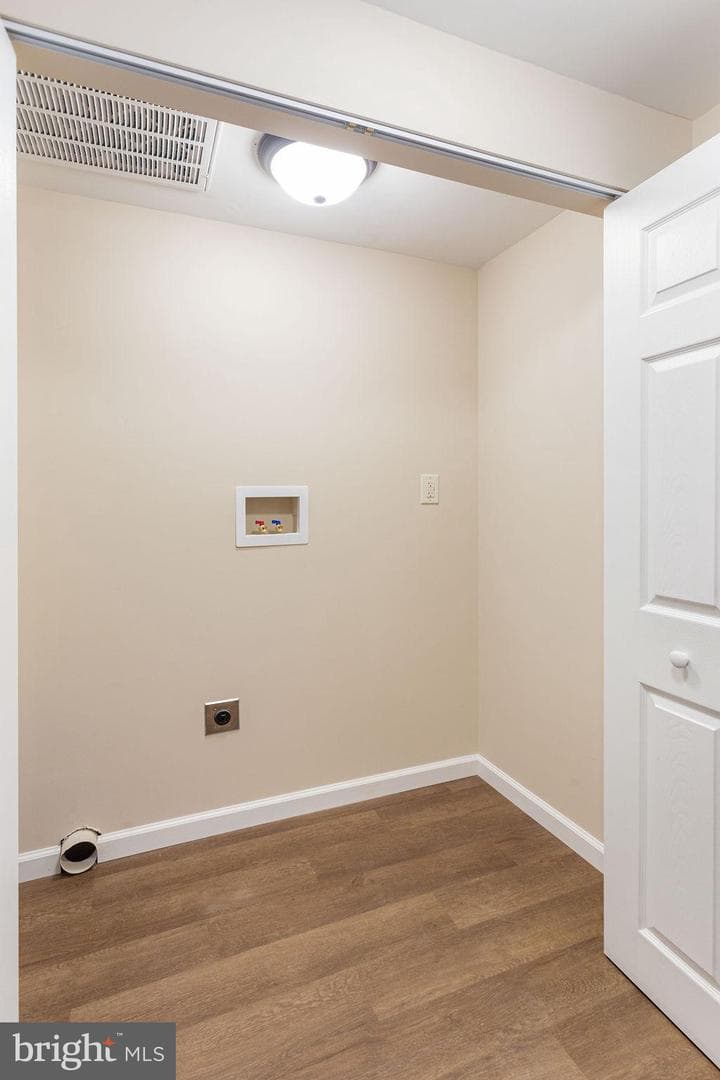 2325 York Road photo 34