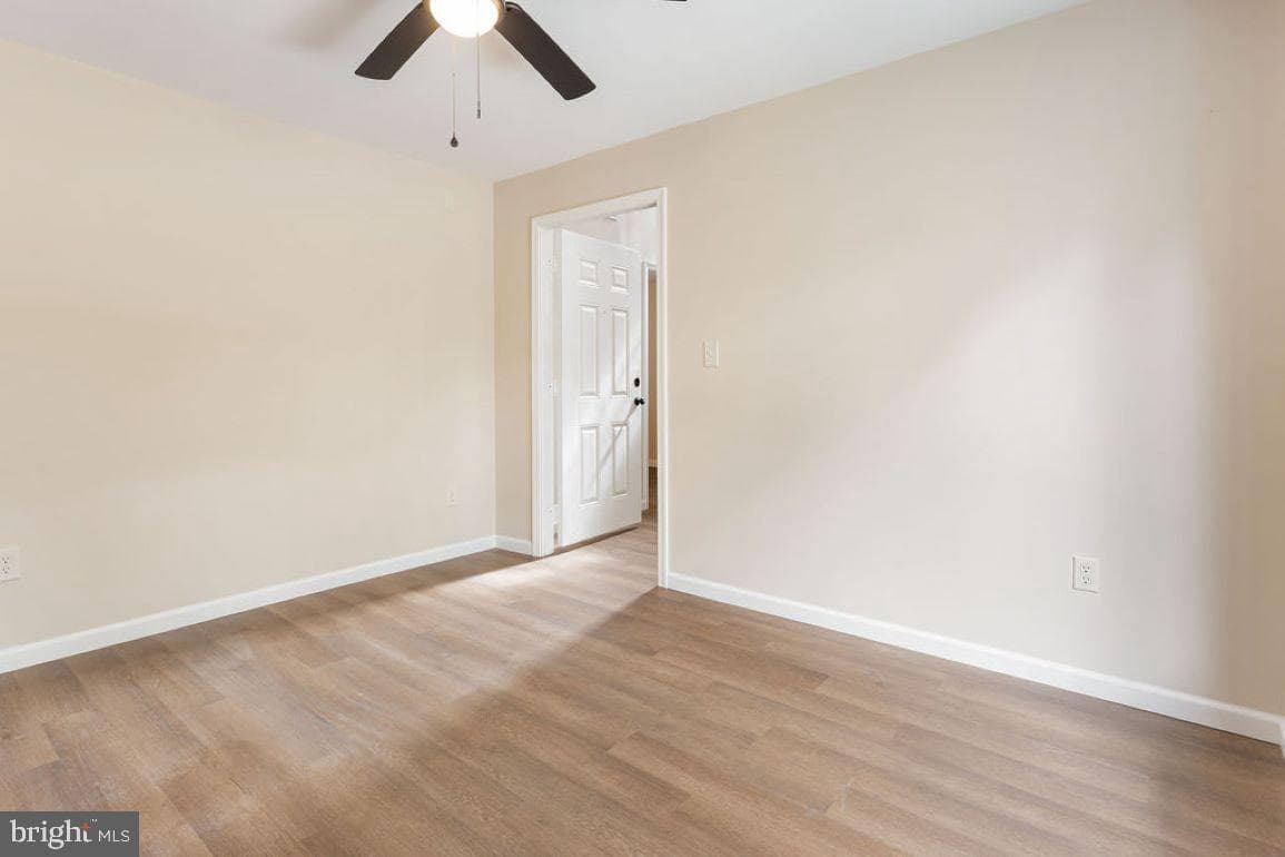2325 York Road photo 7