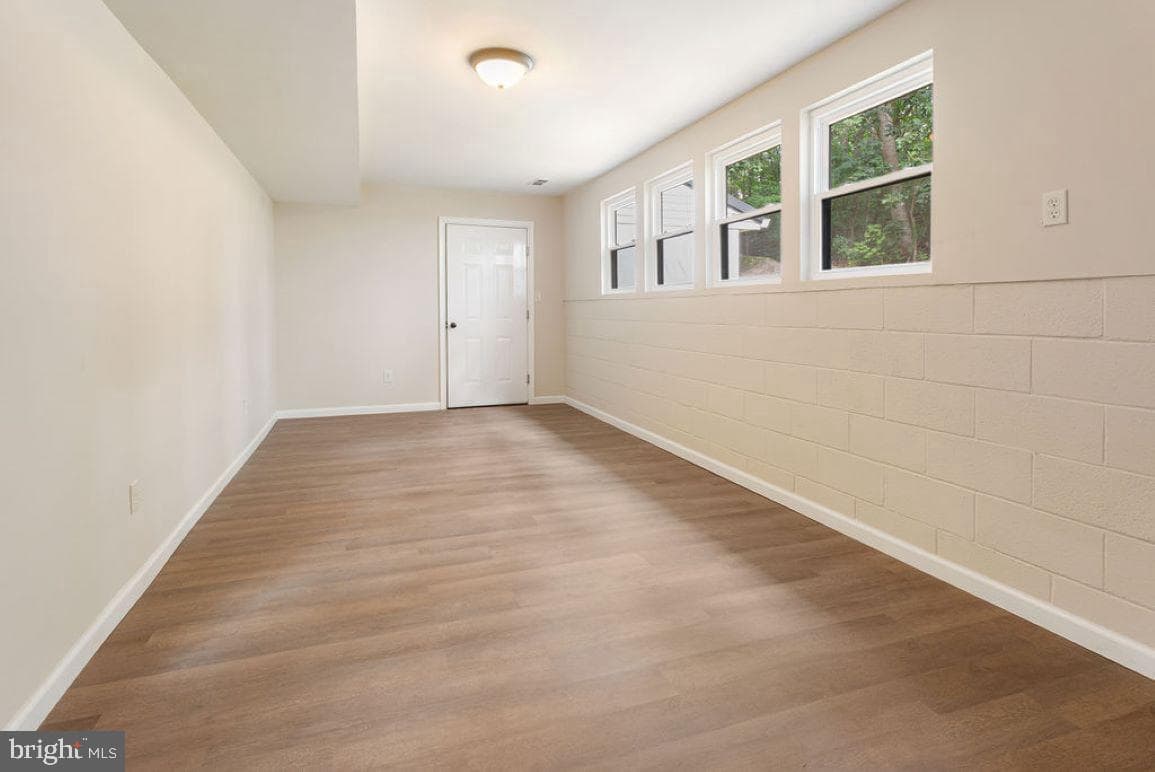 2325 York Road photo 8