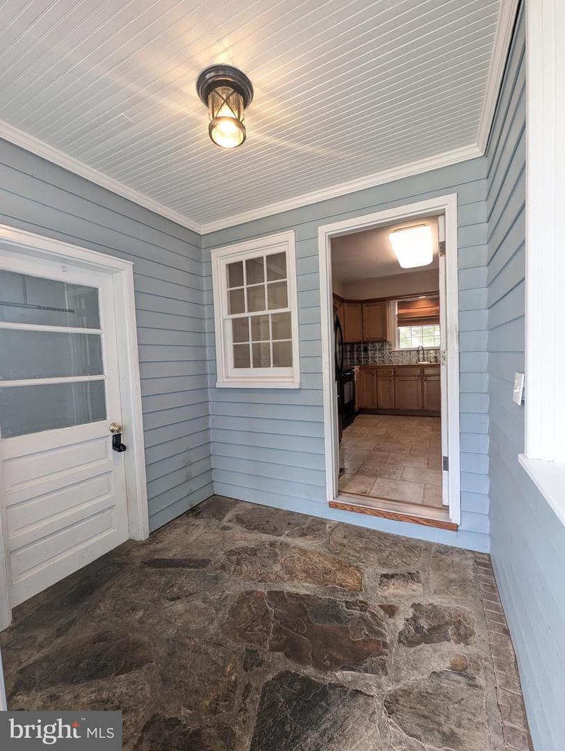 55 Iron Springs Road photo 7