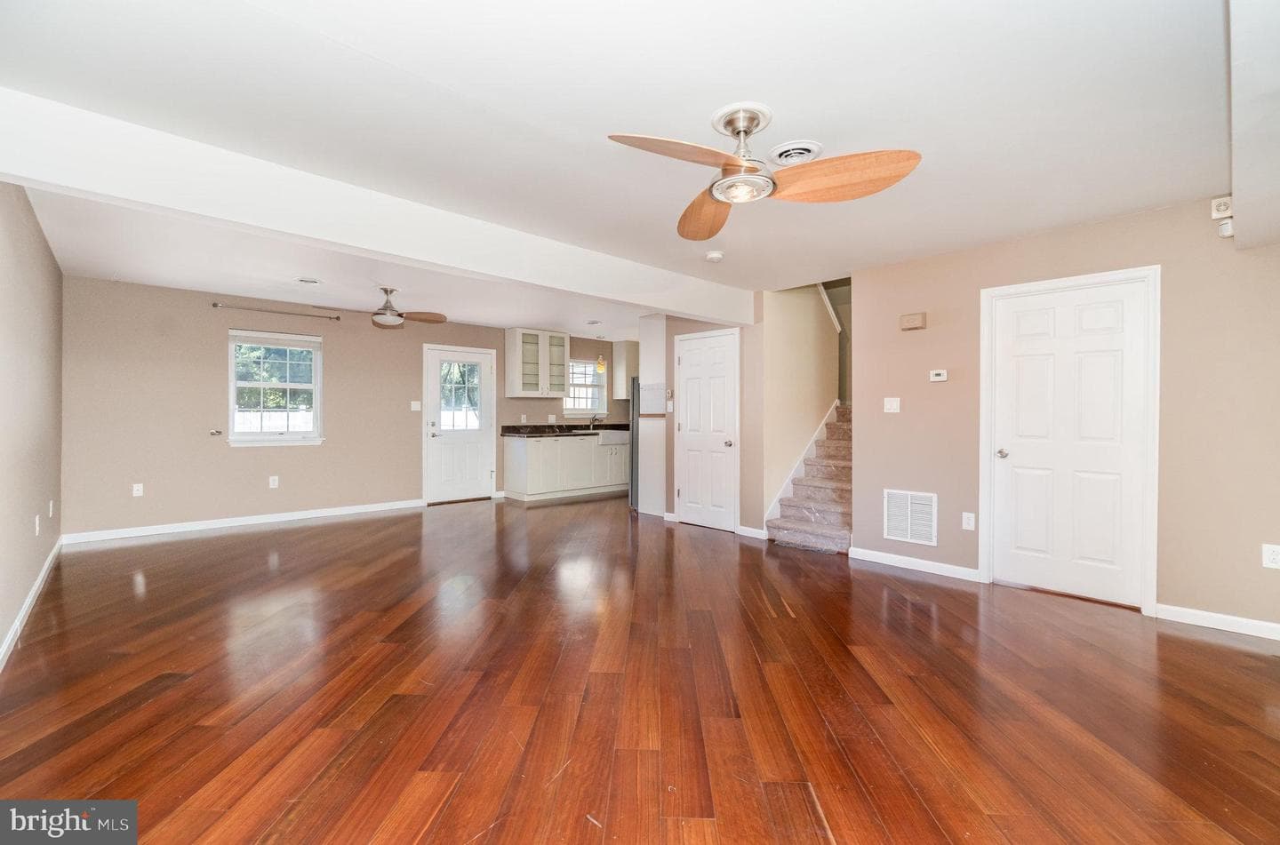 1552 Fairfield Road photo 4