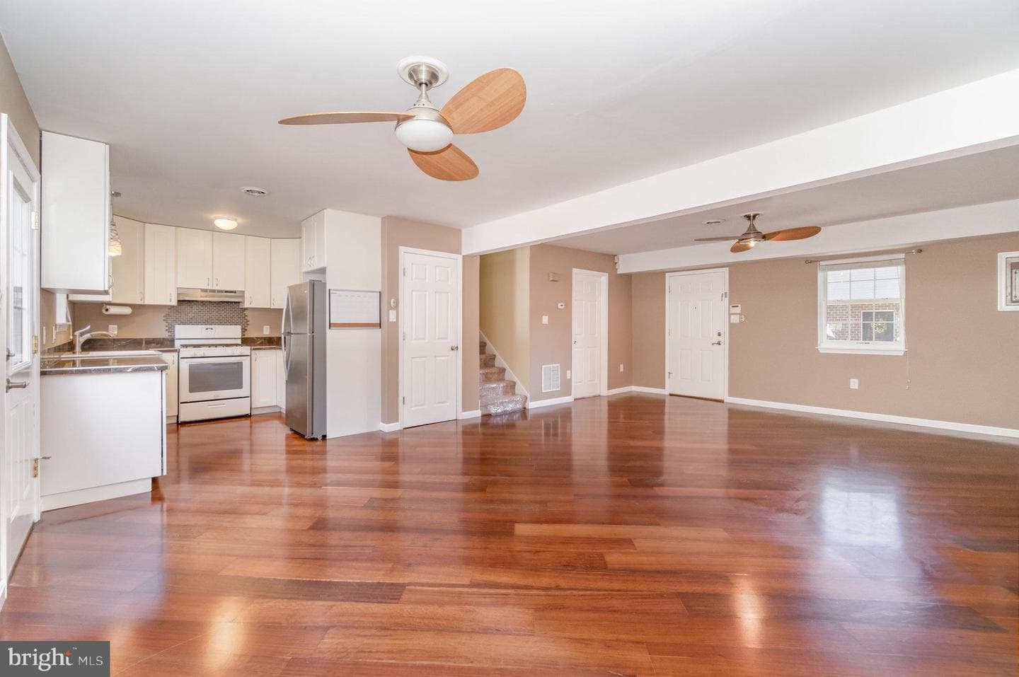 1552 Fairfield Road photo 6
