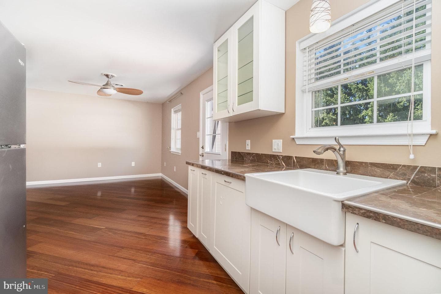 1552 Fairfield Road photo 9