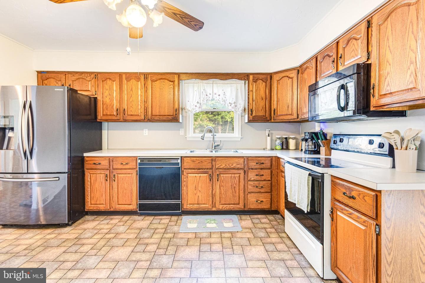 2238 Harney Road photo 14