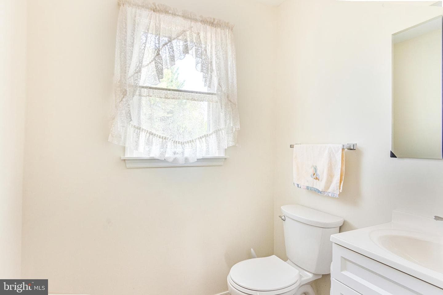 2238 Harney Road photo 25