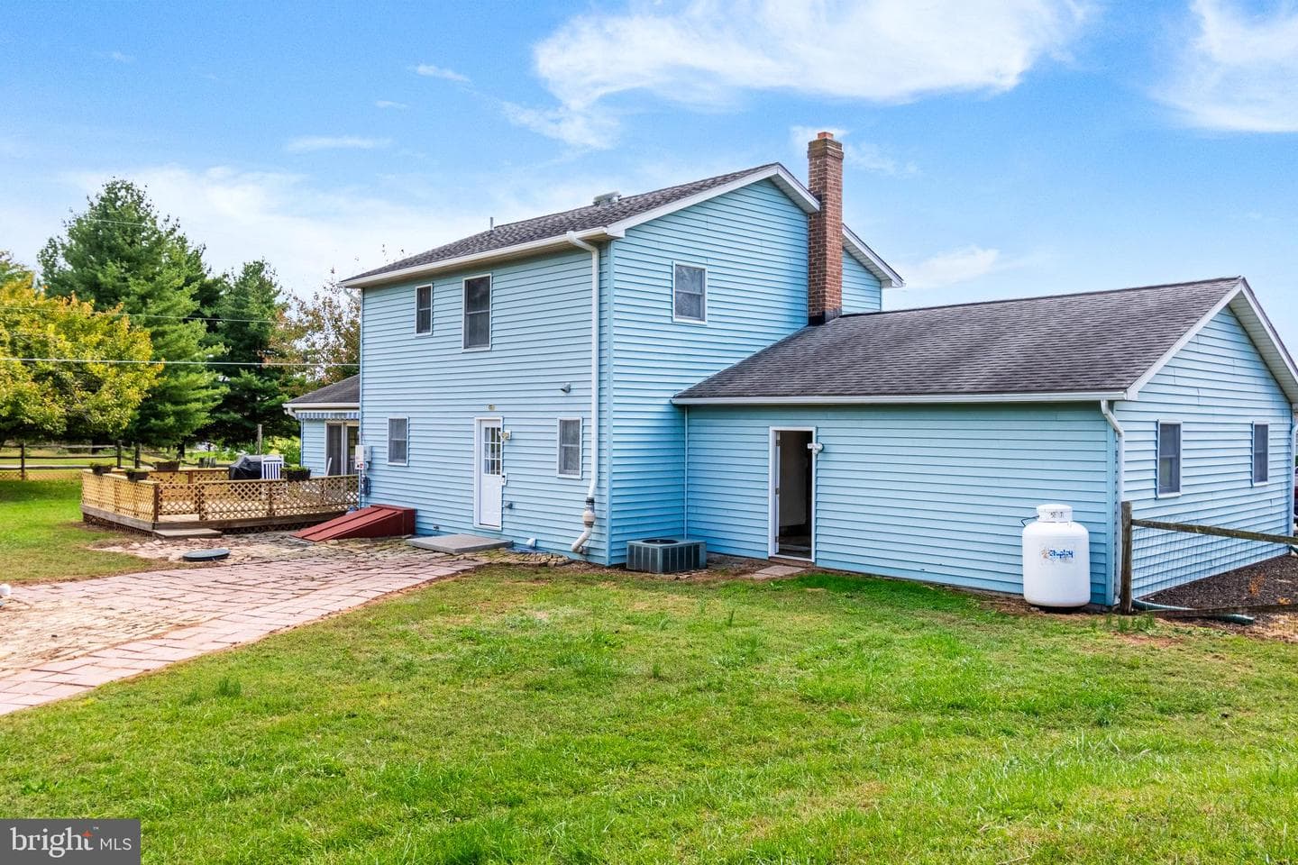 2238 Harney Road photo 3