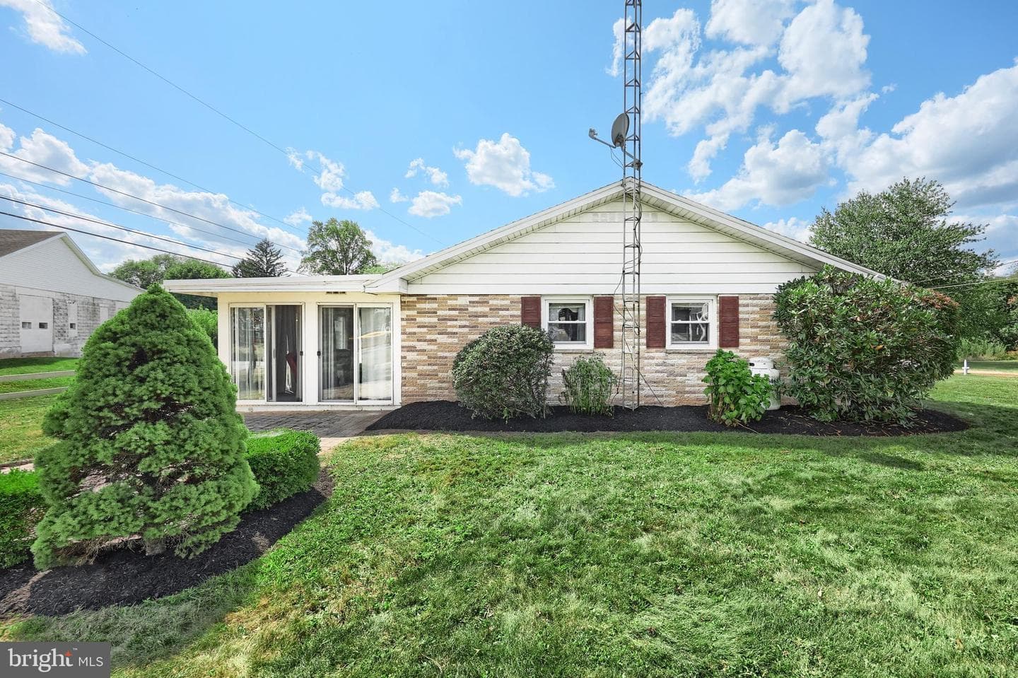 181 Harrisburg photo 11