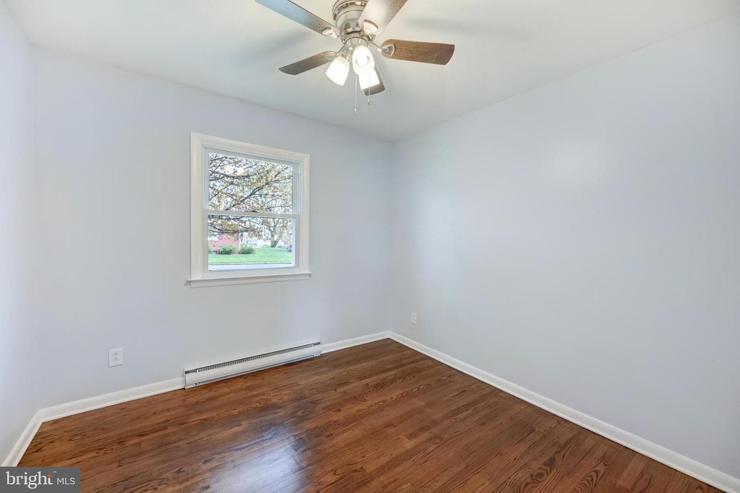 33 Ridge Avenue photo 26