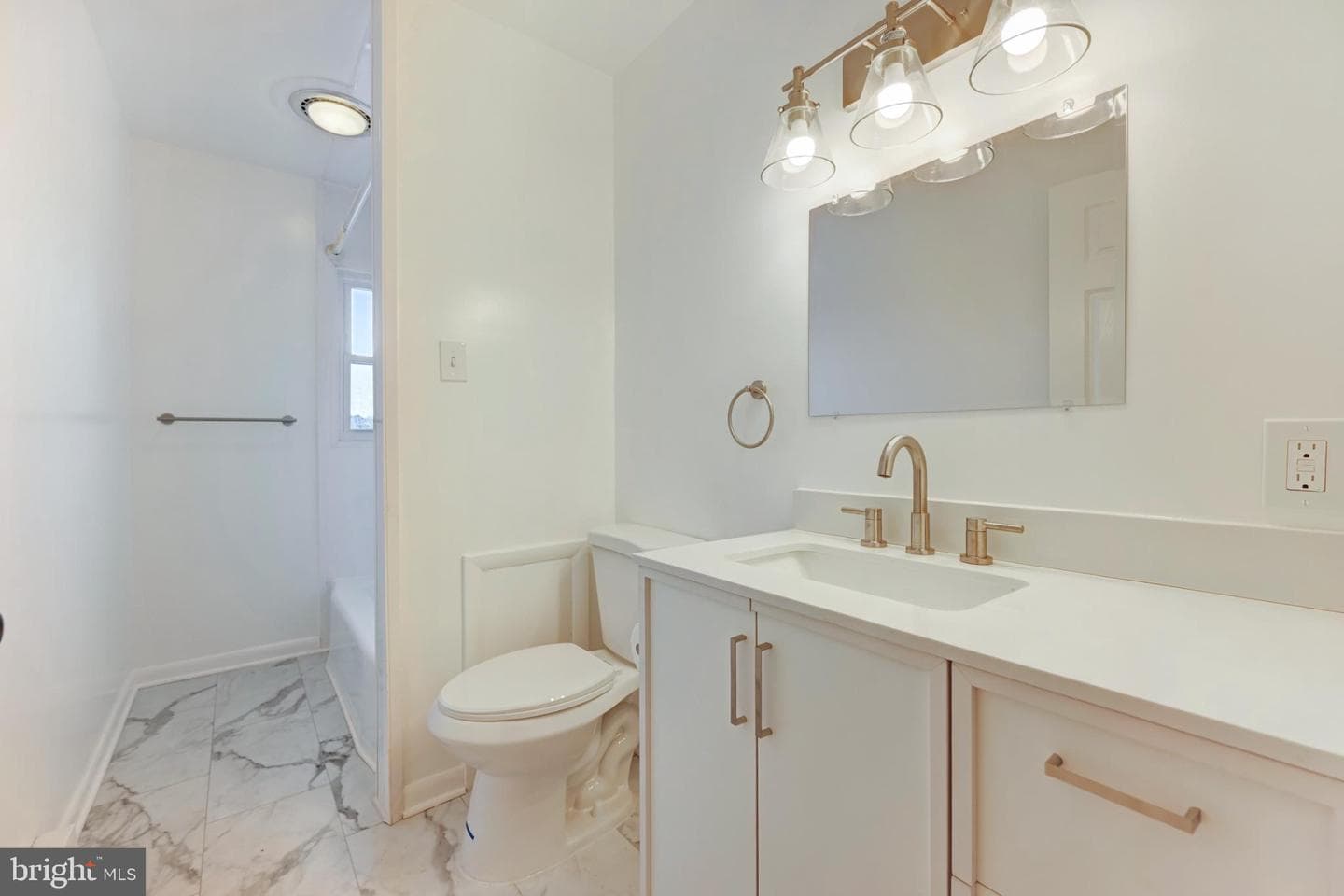 33 Ridge Avenue photo 28