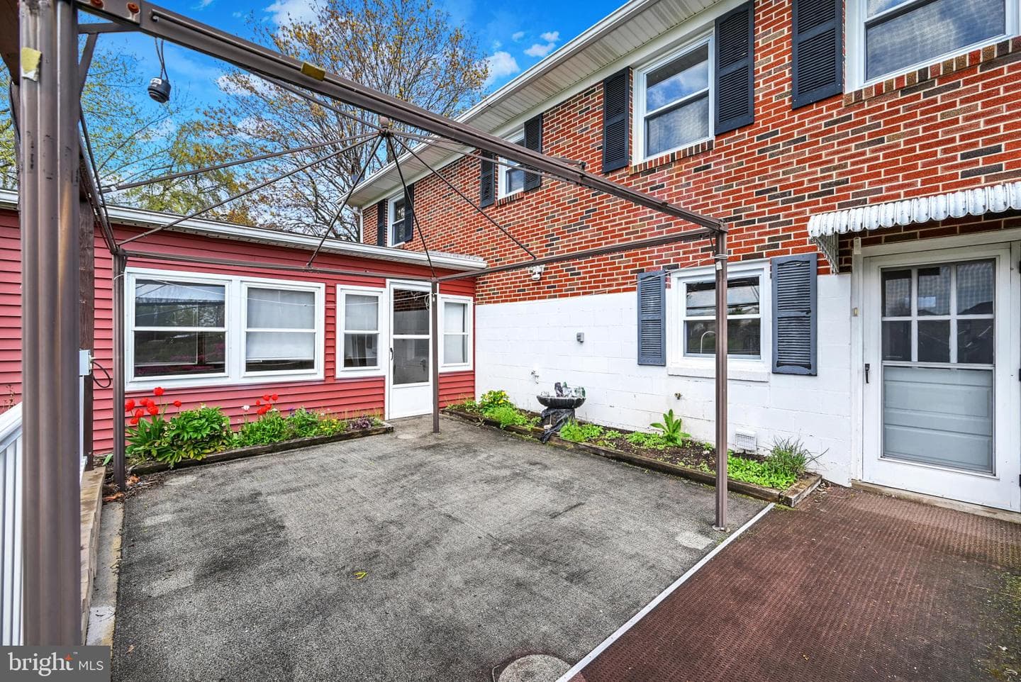 33 Ridge Avenue photo 38