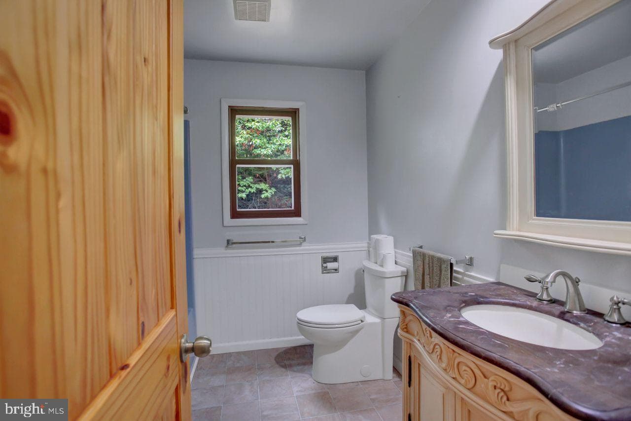 721 Narrows Road photo 18
