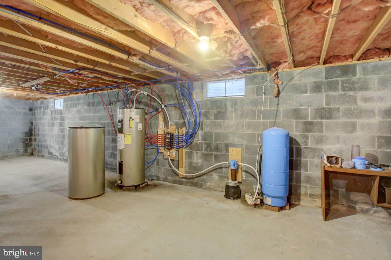 721 Narrows Road photo 32