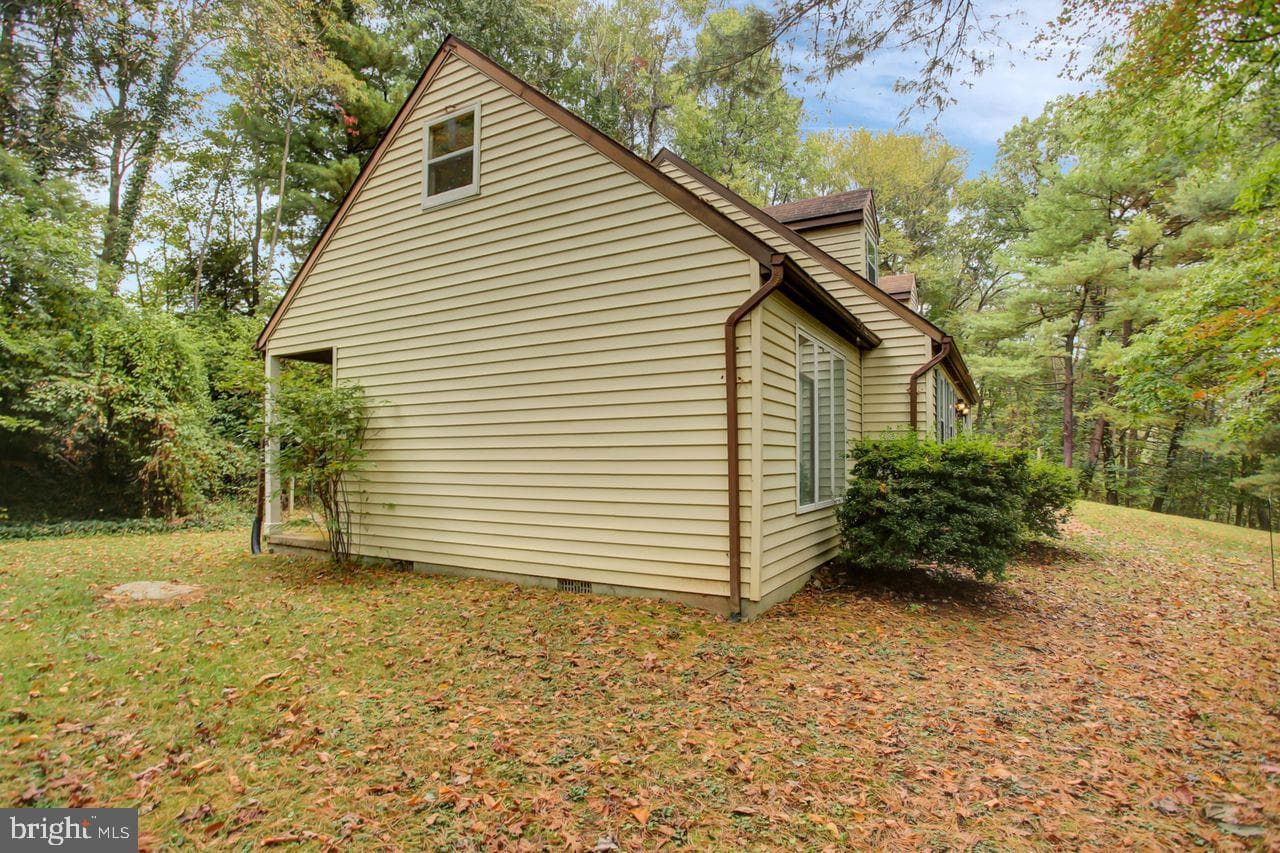 721 Narrows Road photo 37