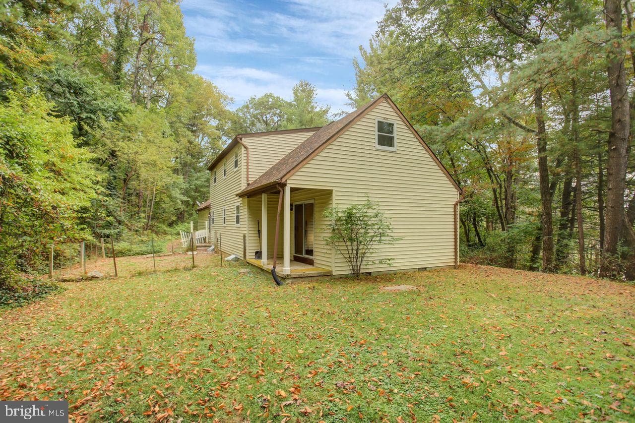 721 Narrows Road photo 38