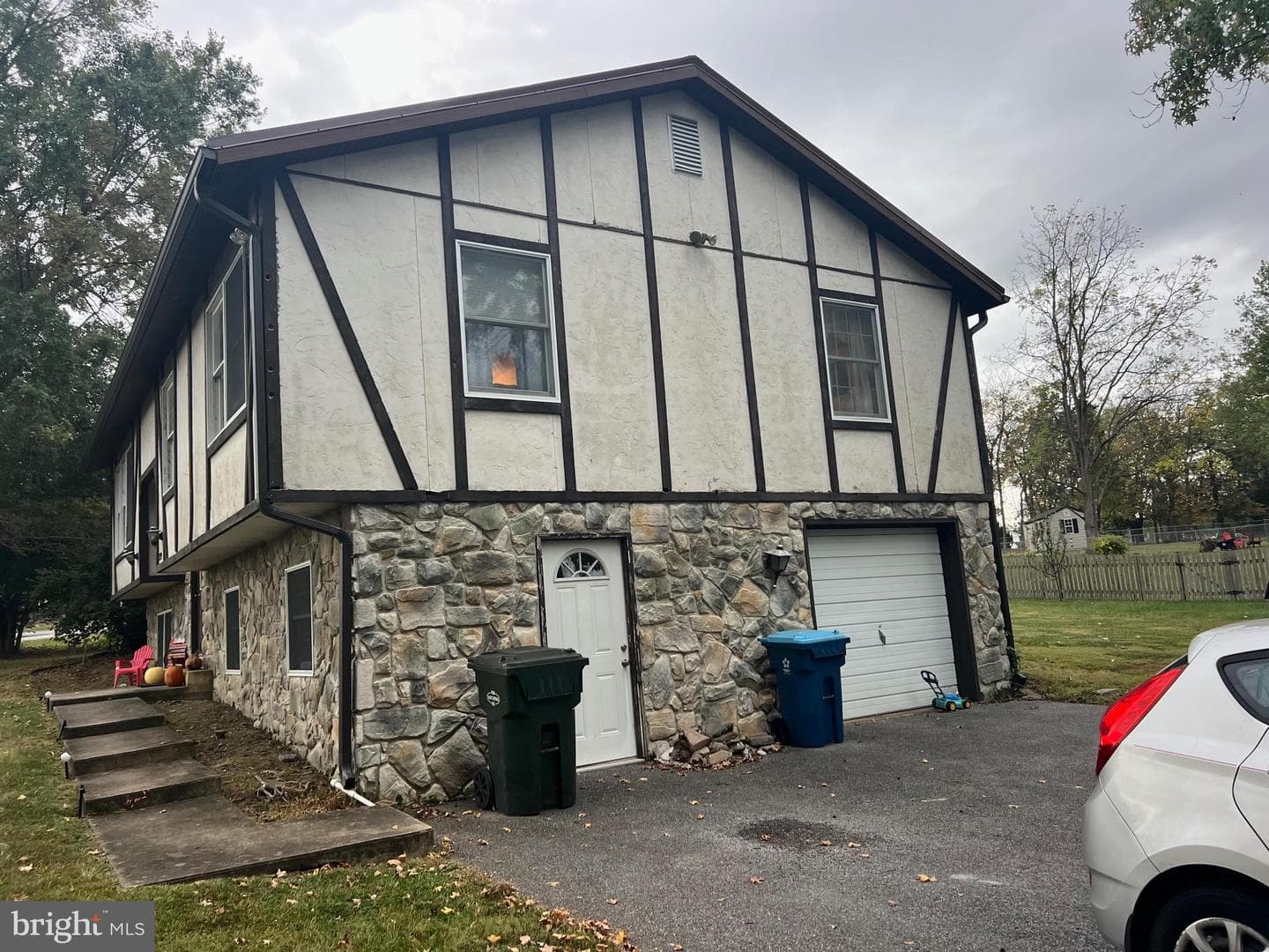 379 Lake Meade Drive photo 2