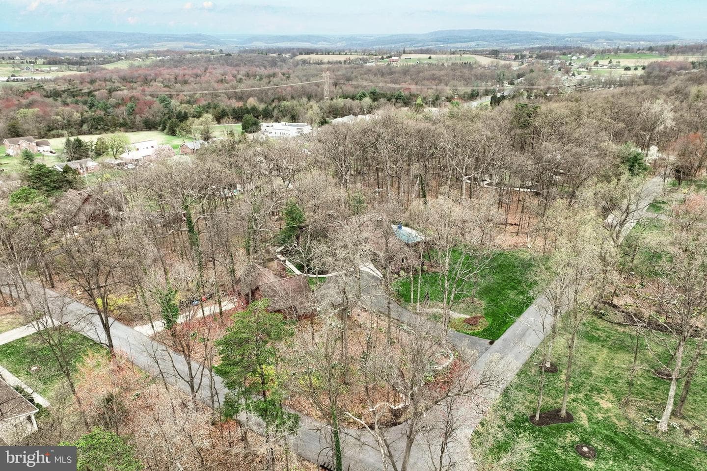 10 White Oak Trail photo 4