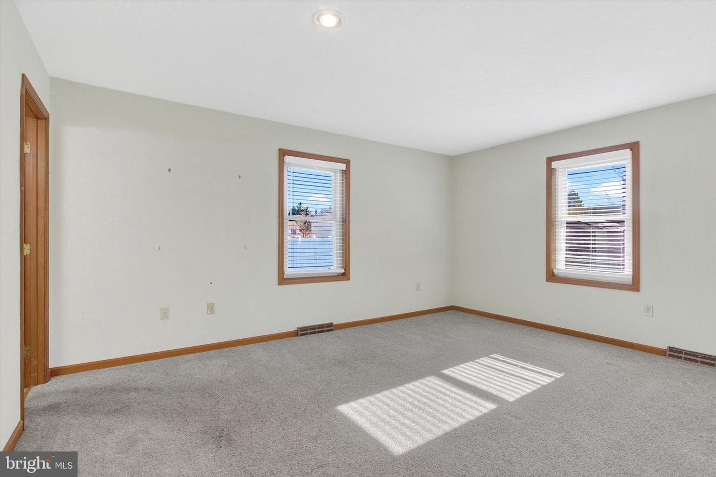 40 Glenwood Drive photo 15