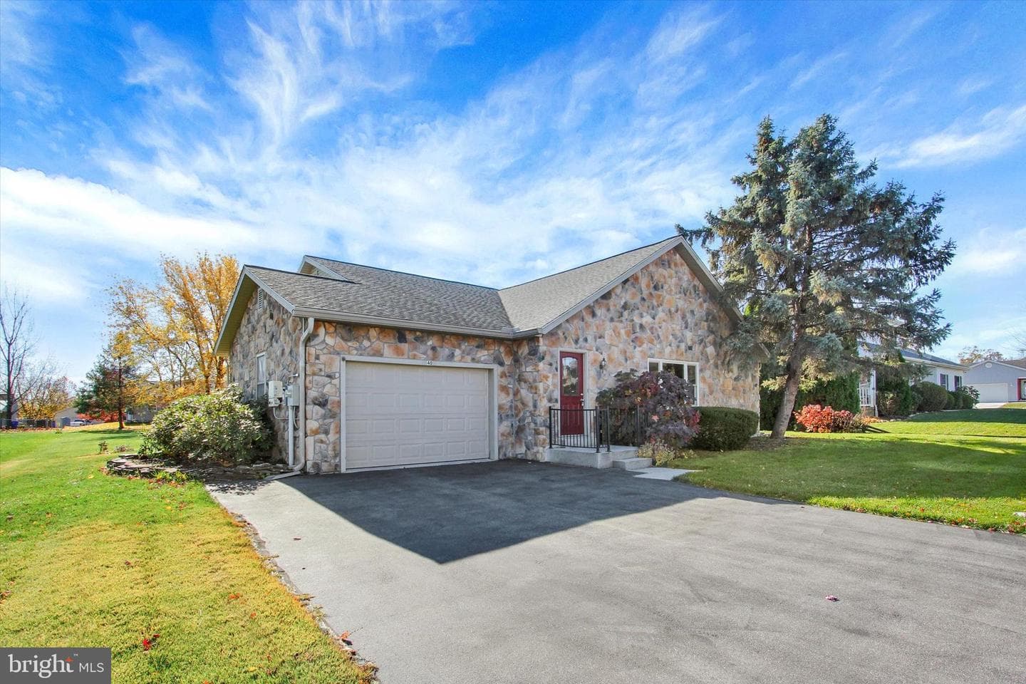 40 Glenwood Drive photo 2