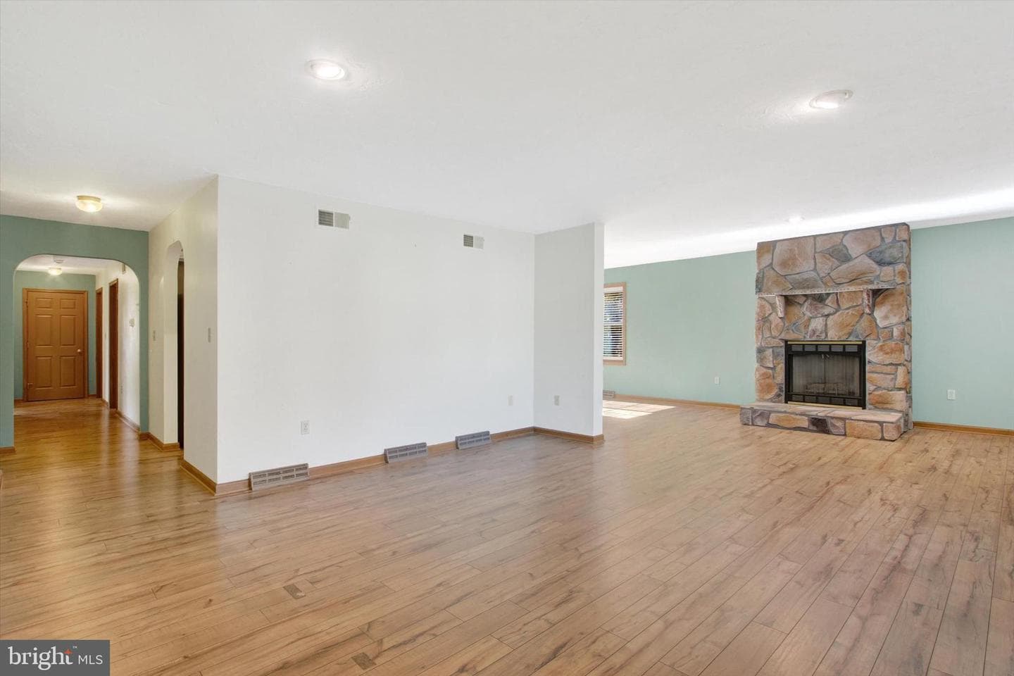 40 Glenwood Drive photo 6