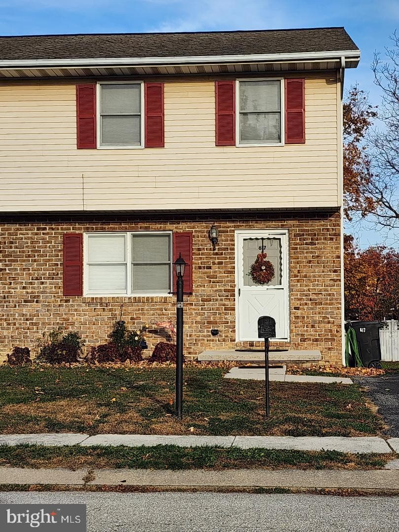 617 Cricket Ln photo 1