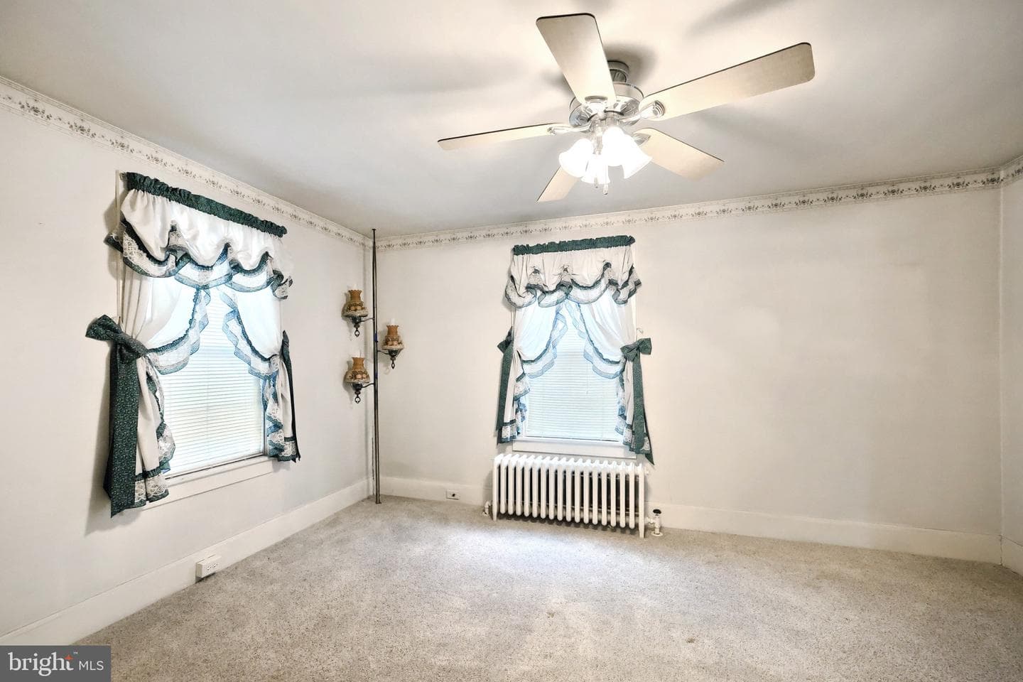 152 W York Street photo 12