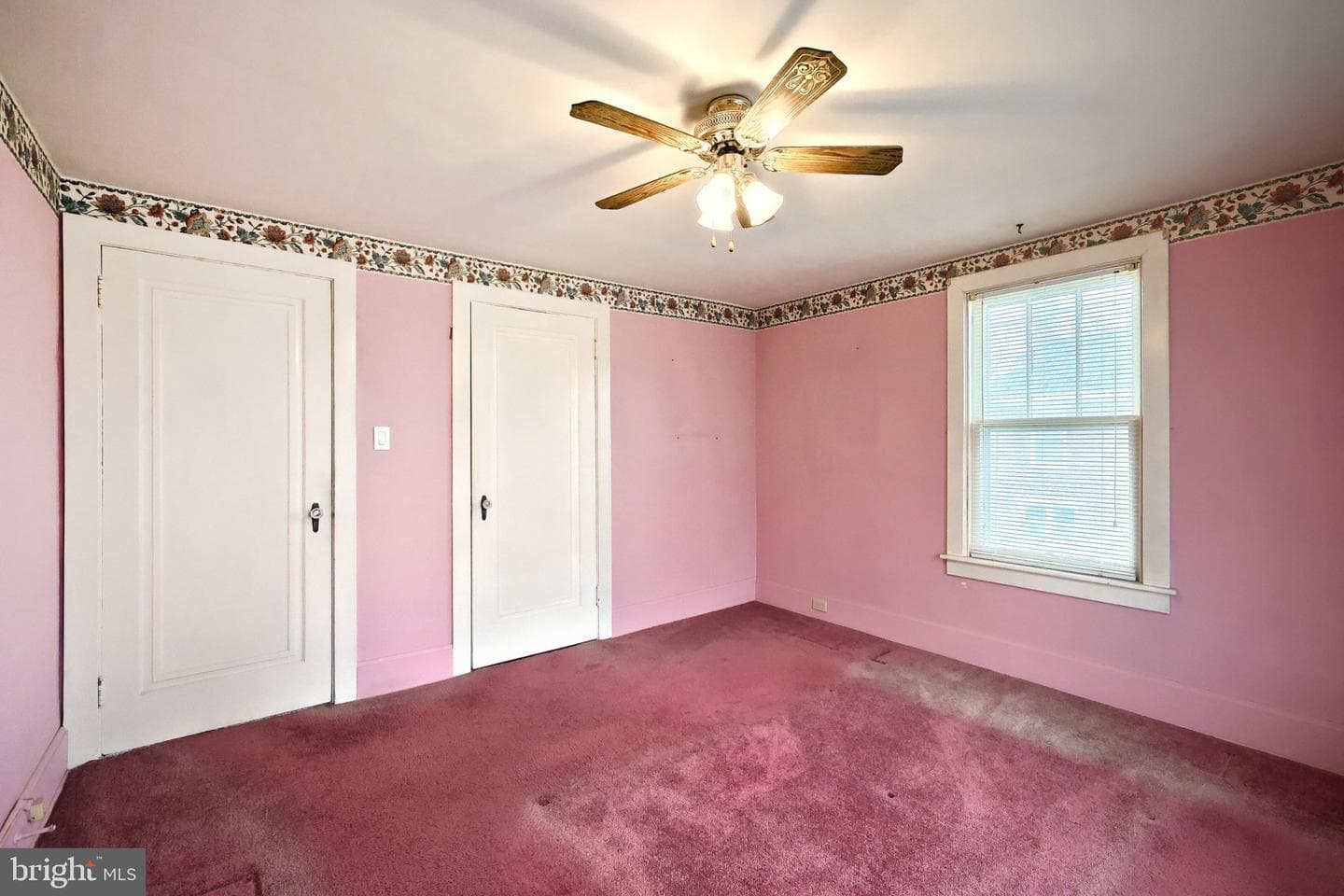 152 W York Street photo 23