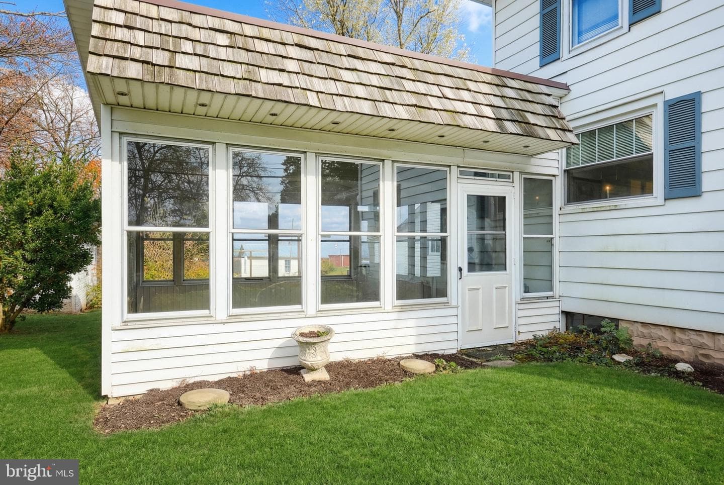 152 W York Street photo 47