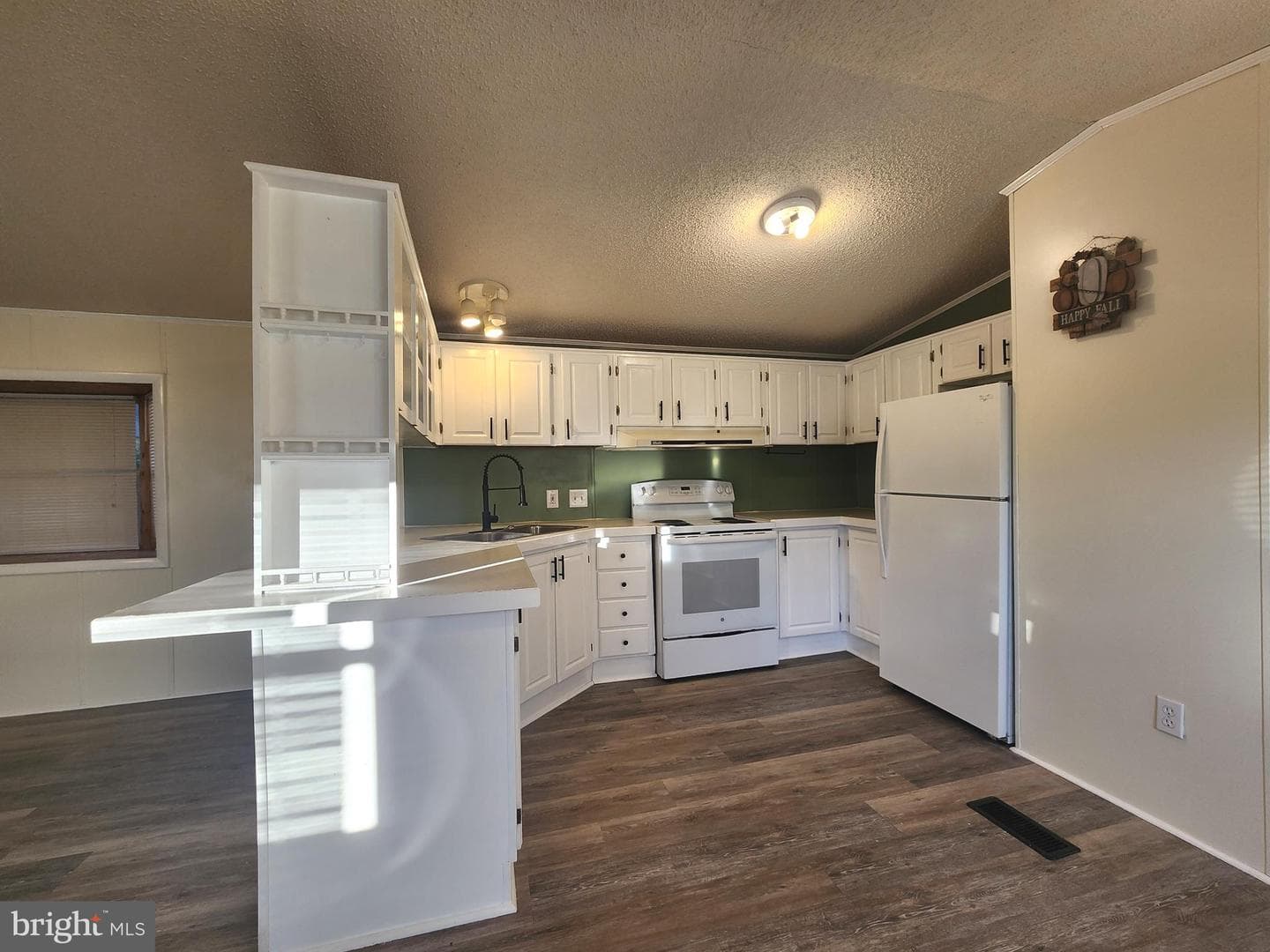 63 Walker Avenue photo 7