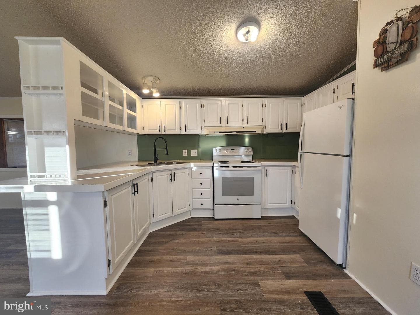 63 Walker Avenue photo 8