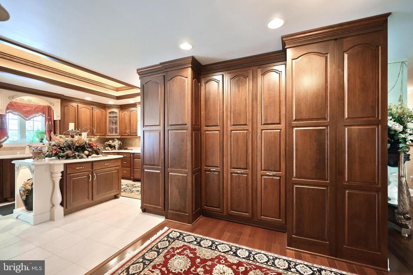 60 Hunters Circle photo 11