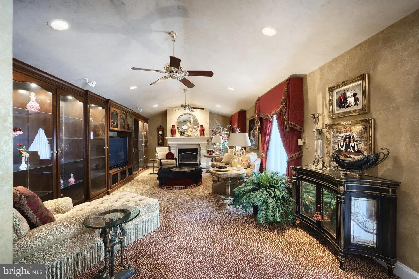 60 Hunters Circle photo 16