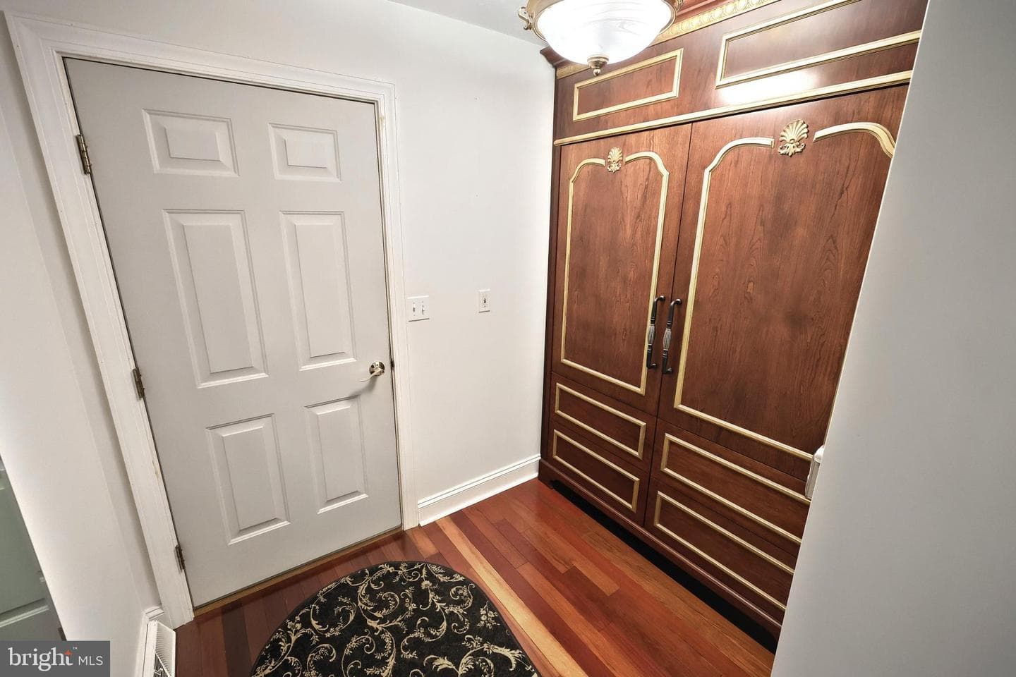 60 Hunters Circle photo 33