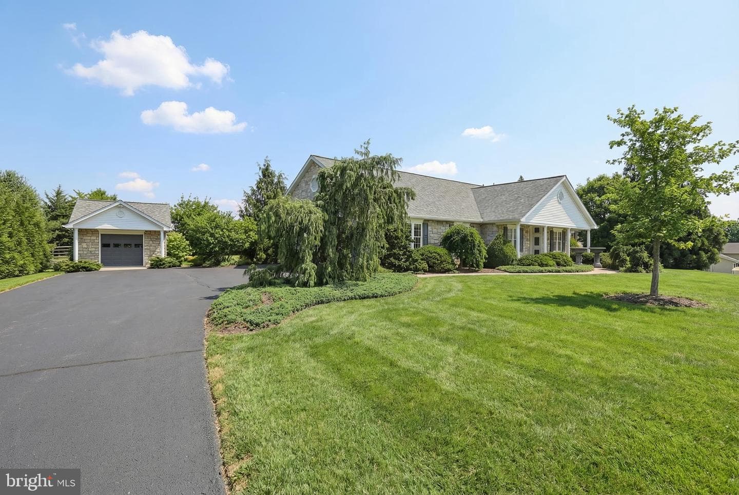 60 Hunters Circle photo 39
