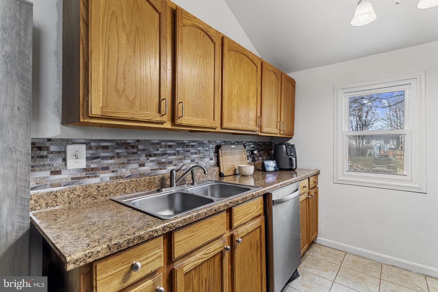 141 W King Street photo 8
