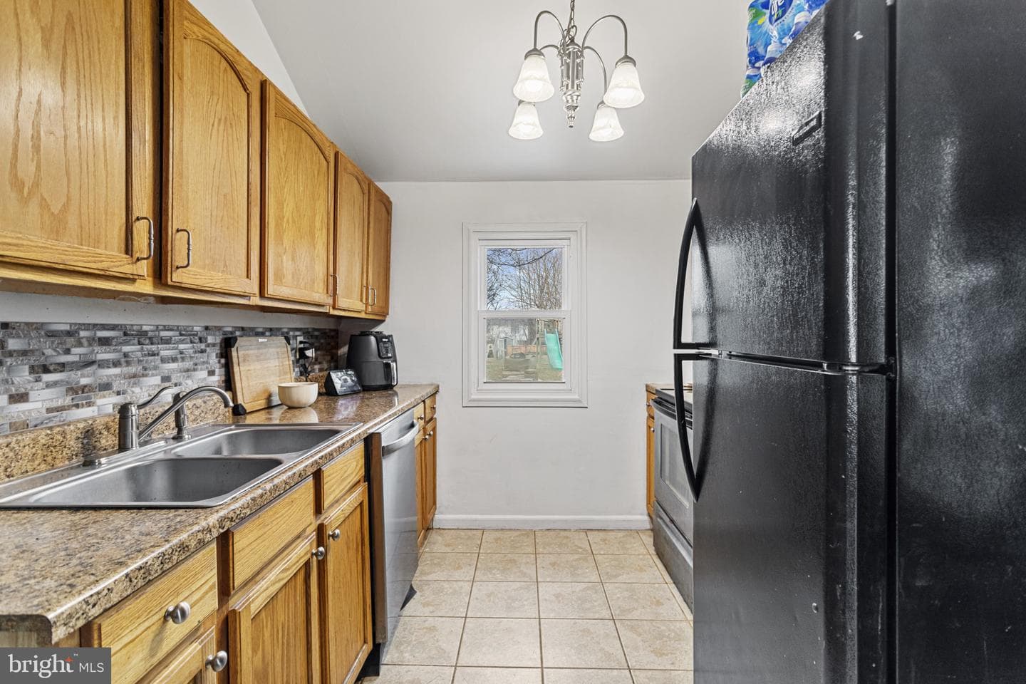 141 W King Street photo 9
