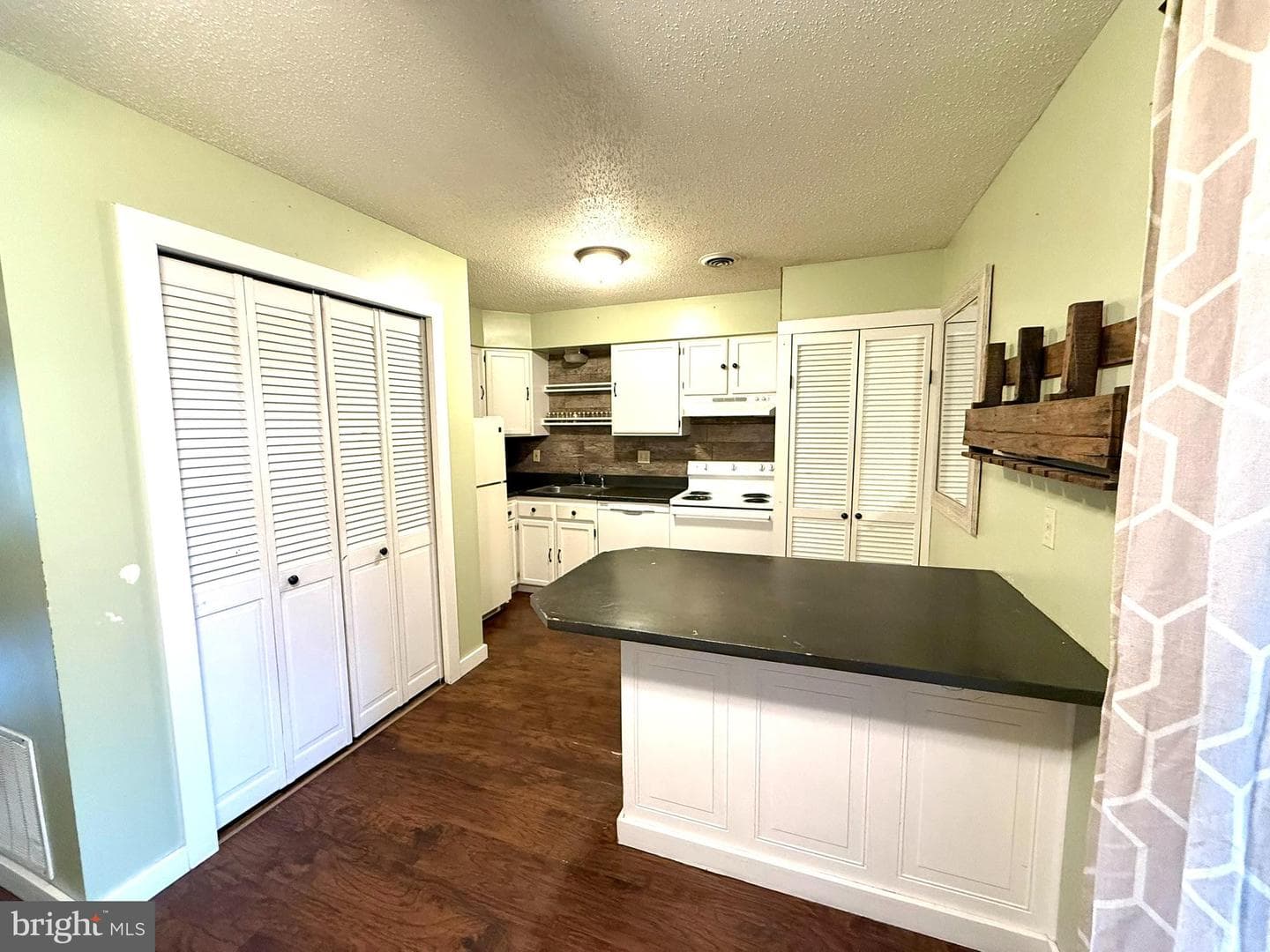4 Oxwood Circle photo 2