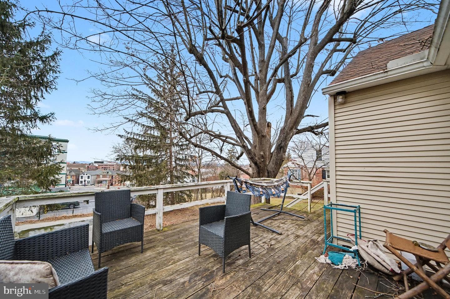 533 Hillcrest Place photo 32