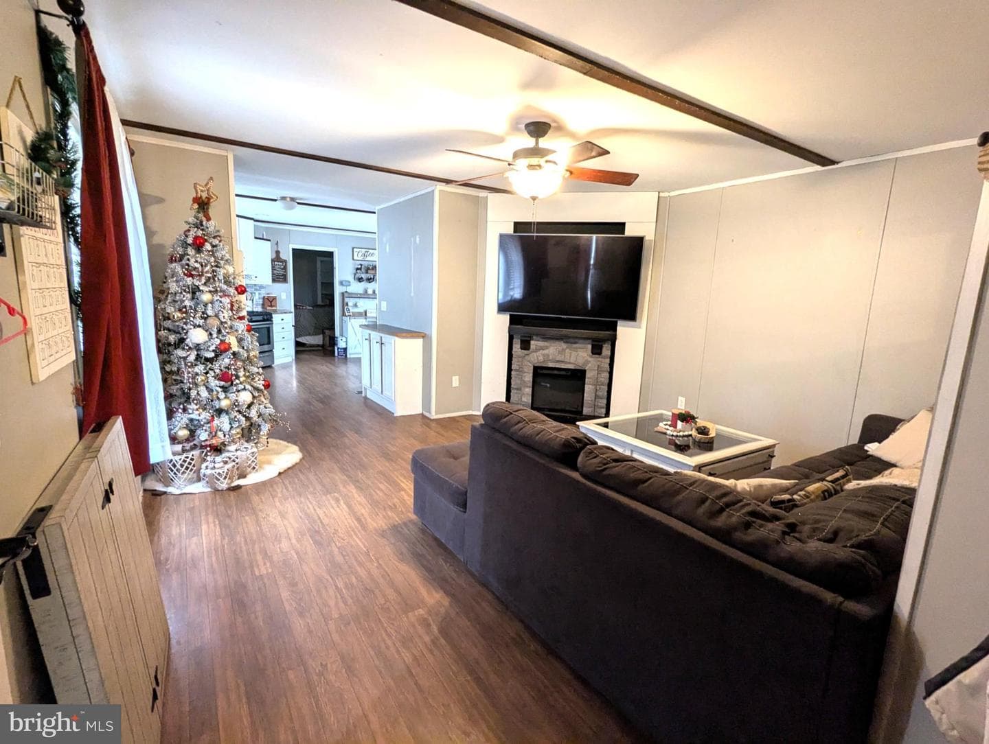 425 Ardmore Lane photo 3