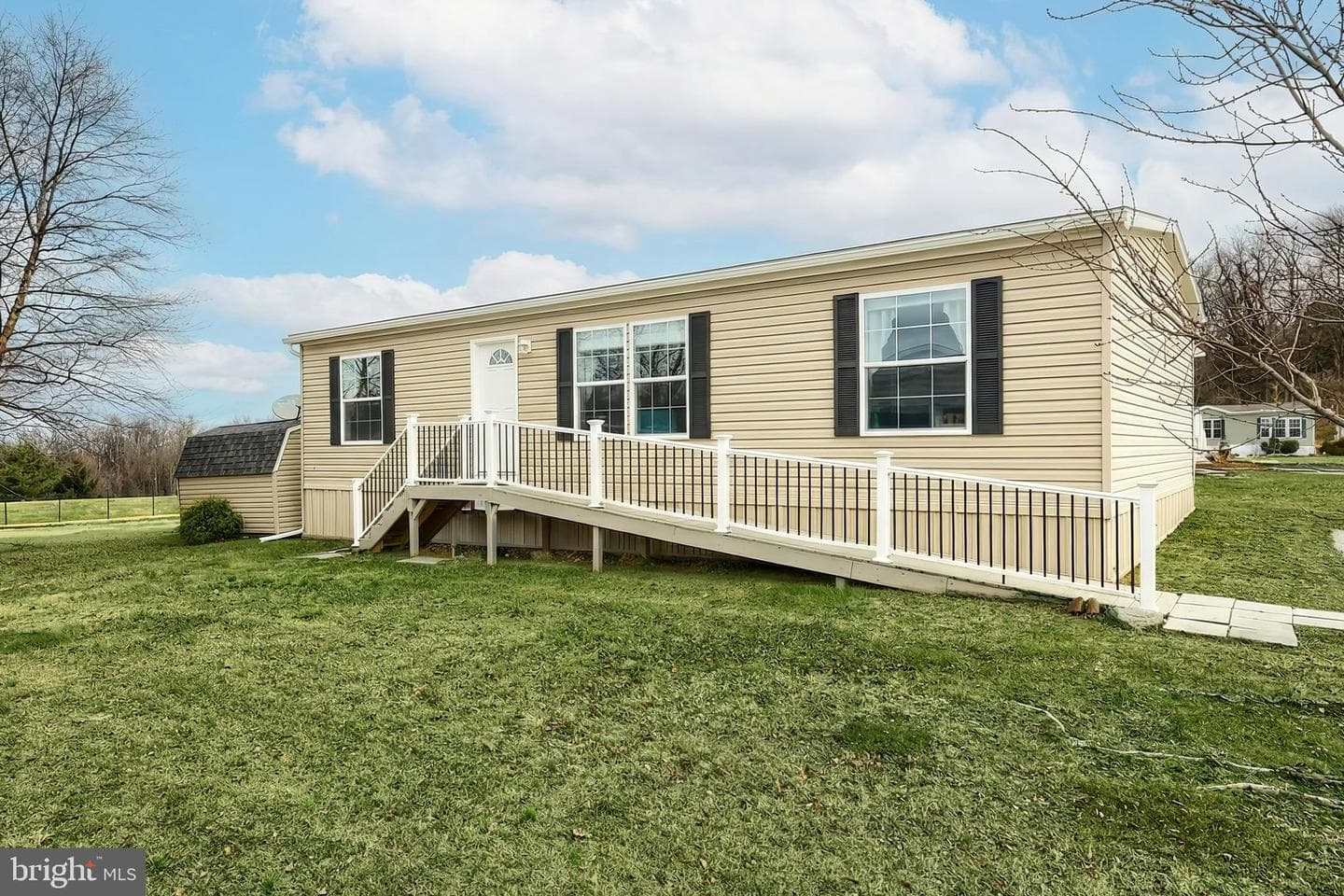 233 Eagle Drive photo 3