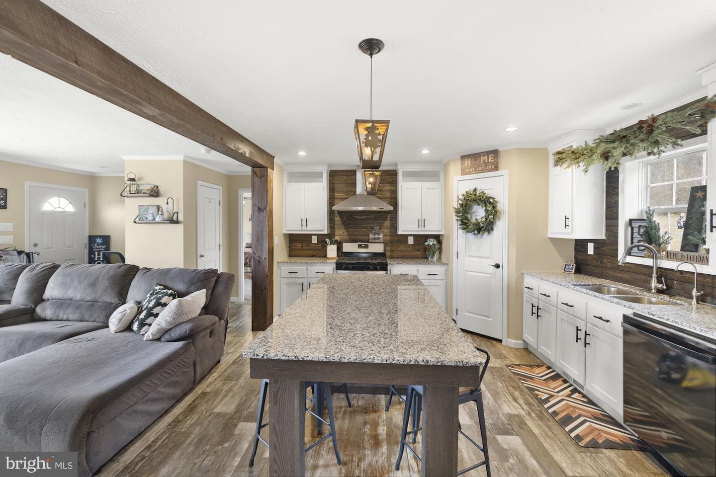 232 Hilltop Road photo 11