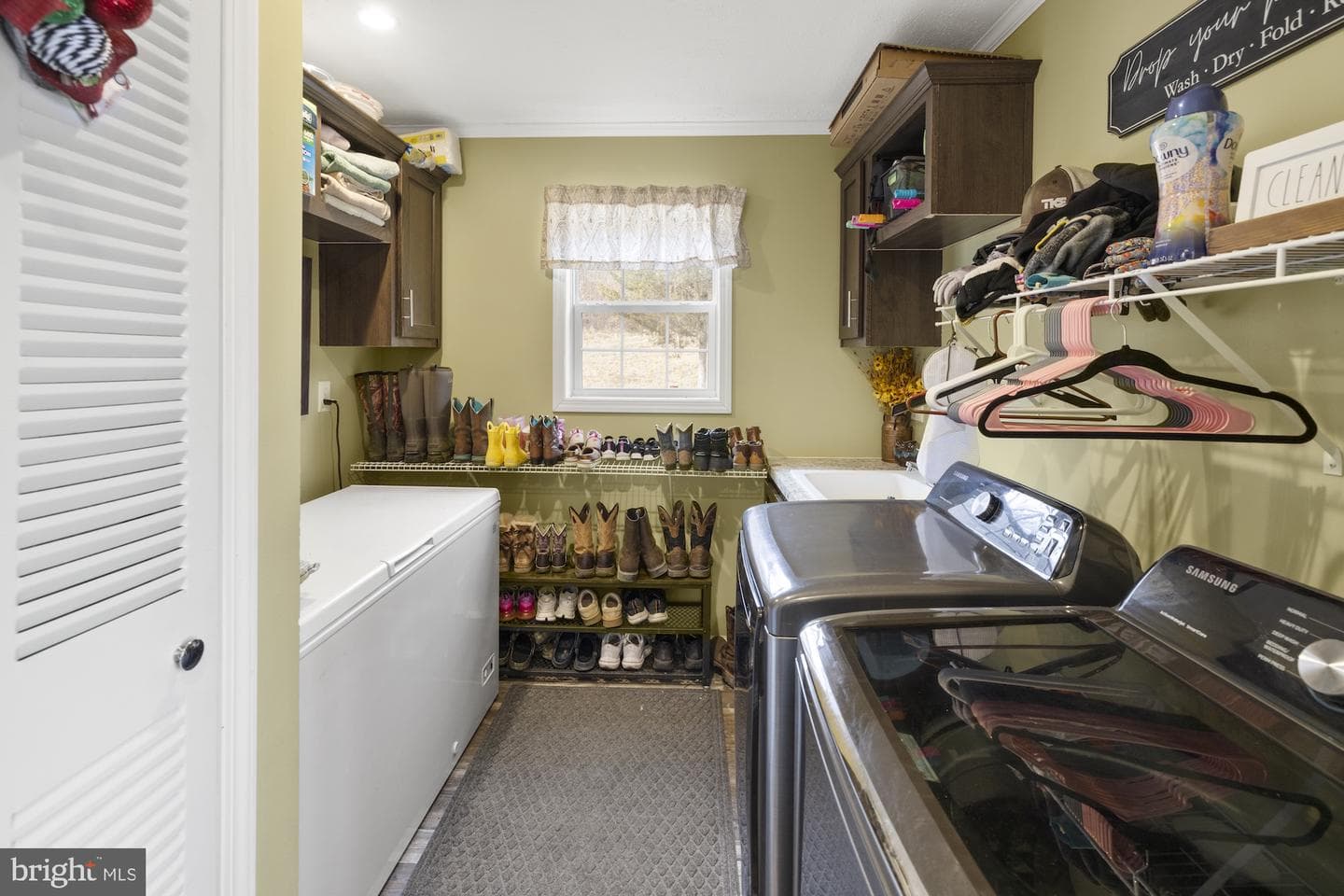 232 Hilltop Road photo 18